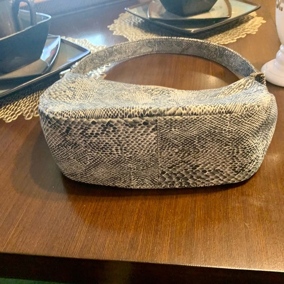 Purse - Picture 2 of 4